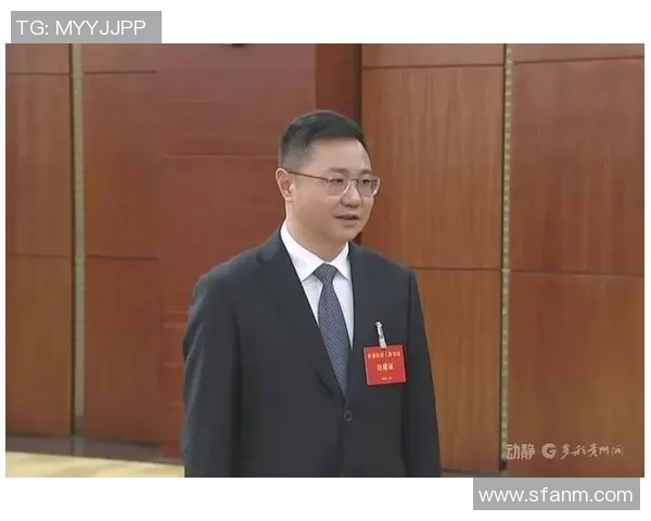 黄伟专访：从青涩少年到网球巨星的奋斗与成长之路